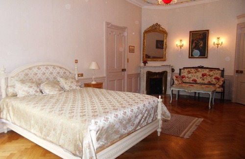 Noailly Bed & Breakfast | Château de la Motte