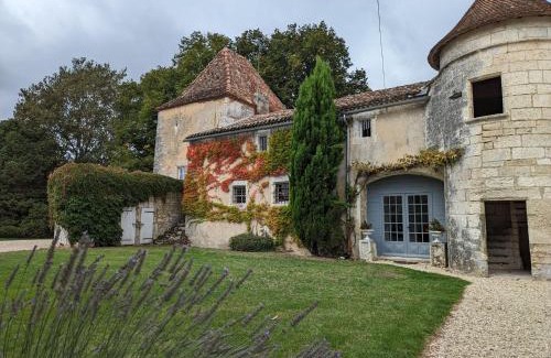 Dignac Bed & Breakfast | Château de la Tour du Breuil