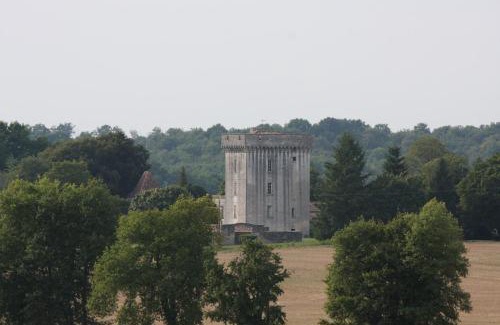 Dignac Bed & Breakfast | Château de la Tour du Breuil