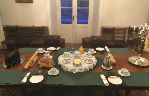 Guer Bed & Breakfast | Château de La Ville-Huë