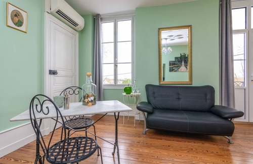 Saint-Marcel Bed & Breakfast | Château de la Villeneuve