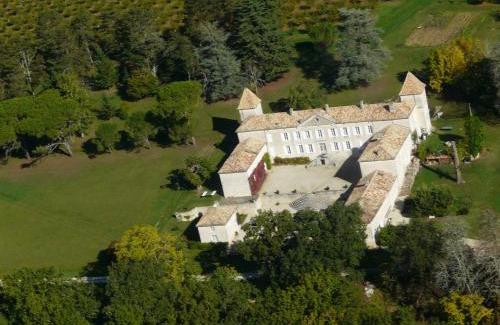 Sembas Bed & Breakfast | Château de Lacenne