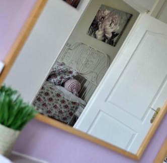Roanne Bed & Breakfast | Château De Matel