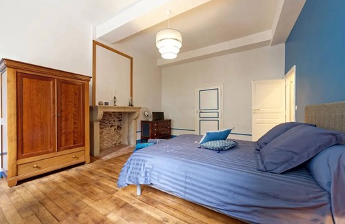 Saint-Forgeot Bed & Breakfast | Château de Millery, Aurelius Room