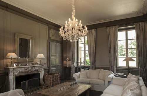 Magny-Cours Bed & Breakfast | Château de Planchevienne