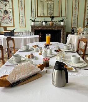 Nogent-sur-Vernisson Bed & Breakfast | Château de Praslins