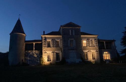 Agris Bed & Breakfast | Château des Fouilloux