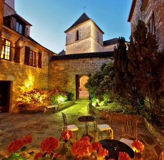 Meyronne Hotel | Château Hôtel La Terrasse - Teritoria