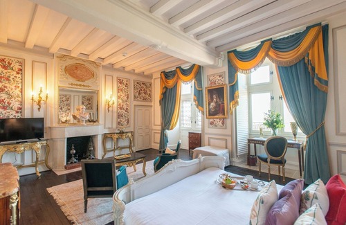 Chenehutte-Treves-Cunault Hotel | Château Le Prieuré - La Maison Younan