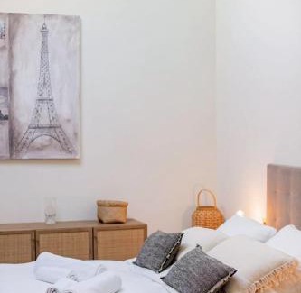 Lourmarin Bed & Breakfast | Château les Gardis