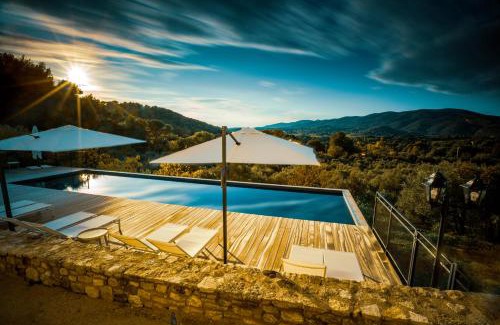 Lourmarin Bed & Breakfast | Château les Gardis