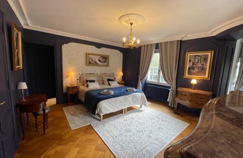 Saint-Genest-Lerpt Bed & Breakfast | Château Philip