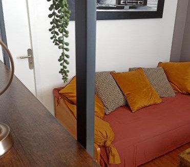 Saint-Amand-en-Puisaye Apartment | Château, poteries, vins et randonnées