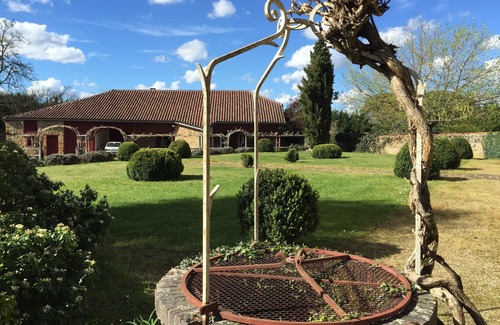 Brocas Other | Château Pour 24 Personne