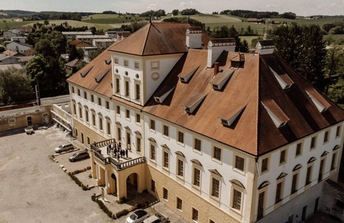 Aurolzmunster Apartment | Château Retreat Near Thermes I Breakfast Included