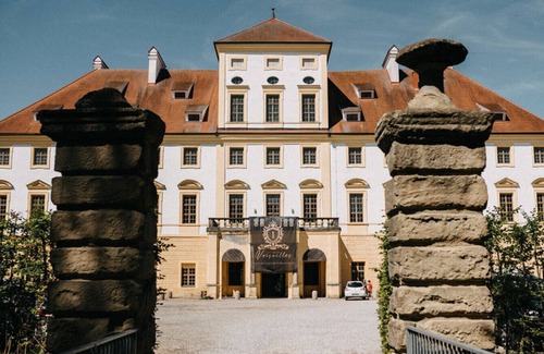 Aurolzmunster Apartment | Château Retreat Near Thermes I Breakfast Included