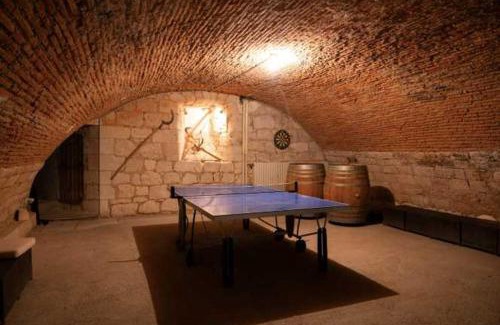 Fajolles Apartment | Château Stay – 1BR 4P with Pool & Park Access