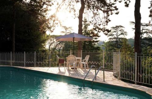 Fajolles Apartment | Château Stay – 1BR 4P with Pool & Park Access