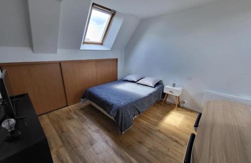 Chateaubourg Apartment | Châteaubourg : Studio avec cuisine et salle d'eau
