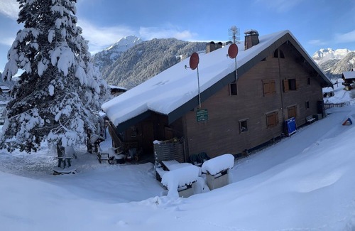 Chatel Ski Chalet | Châtel 370 m² 19 pers sauna + baby -football billiards