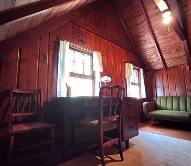 Bryans Road Ski Chalet | Chíc Shack #1
