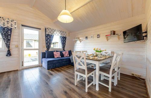Chlopy Cabin | Chłopy Beach Resort - domki letniskowe i apartamenty