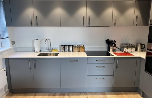 Bath Apartment | CH Apt 7 2bed in Bath