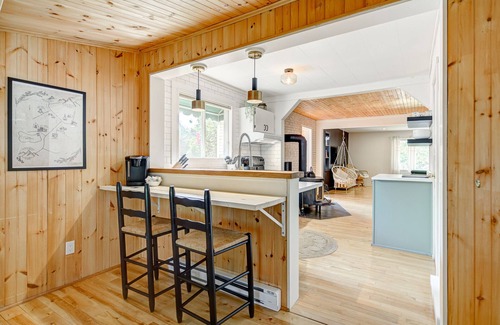Sainte-Lucie-des-Laurentides Ski Chalet | Chalet Parfait Pour Passer du bon Temps en Famille ou Entres Amis!