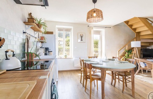 Urville-Nacqueville Cottage | Charming house with garden, terrace and pets allowed