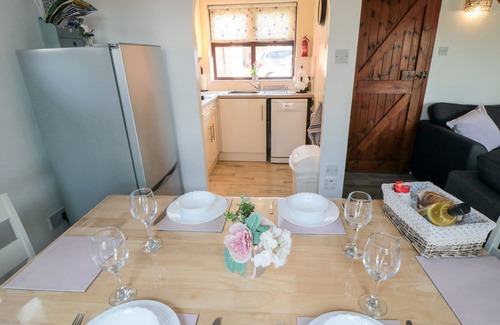 Ruswarp Cottage | CHA CHA'S COTTAGE, family friendly, with pool in Whitby