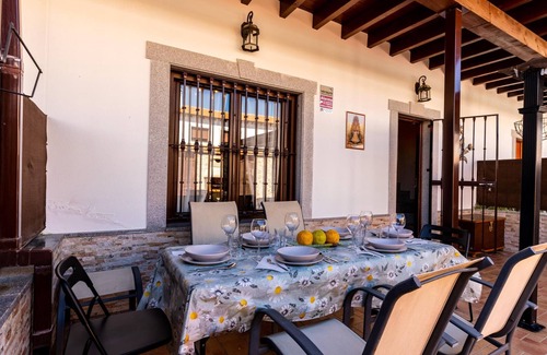 Villamanrique de la Condesa Apartment | Charming Rural Home Near Doñana Park, Sleeps 9, Tech-Ready, Pet-Friendly, Close to Seville and Beach