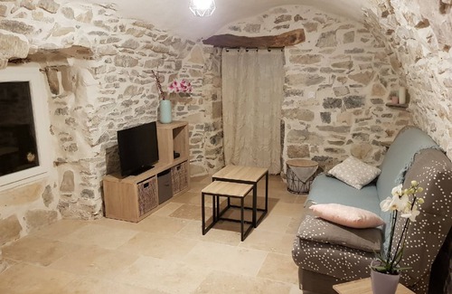 Chateauneuf-Val-Saint-Donat House | Charming cottage of 60m2