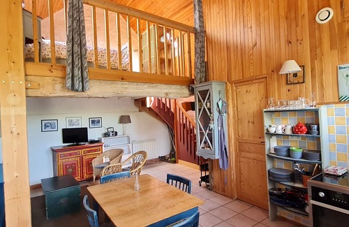 St-Georges-de-la-Riviere Cottage | Charming little house near the sea