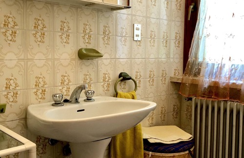 Porto House | Charming apartment with balcony and lake view in quiet area (private parking)