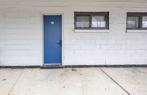 Riverview Apartment | Charming Private Room in Browntown for 2, Detroit