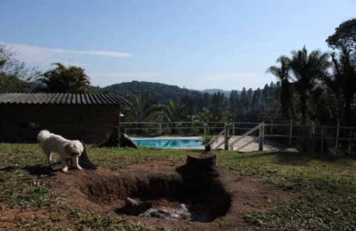 Juquitiba House | Chácara Canto das Águas with waterfall inside the property