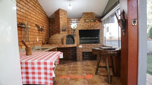 Aguas de Santa Barbara House | Chacara em Santa Barbara com Piscina