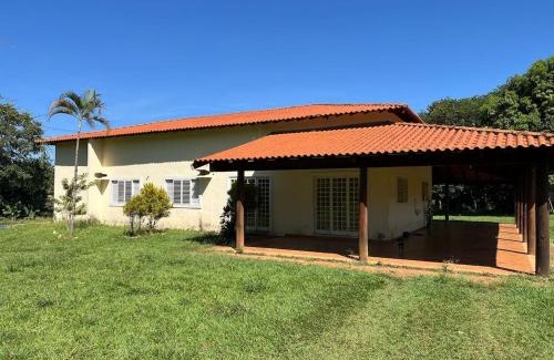 Uberaba House | Chácara Pera Doce - surrounded by green area