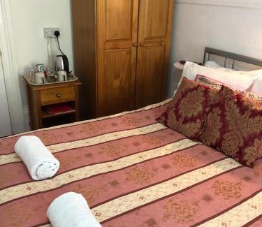 Sandown Hotel | Chad Hill Hotel