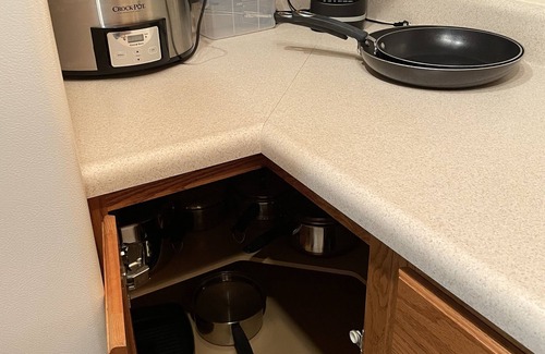 Upper Tract House | Chad’s place 4- Bedroom 2-BR home at Smoke Hole Wi-Fi -Pet Friendly- sleeps 8-10