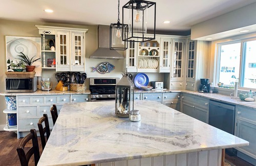 Dover Beaches North House | Chadwick Beach Island Charmer - Lagoon, Dock Your Boat, Walk to Bay/Ocean Beach
