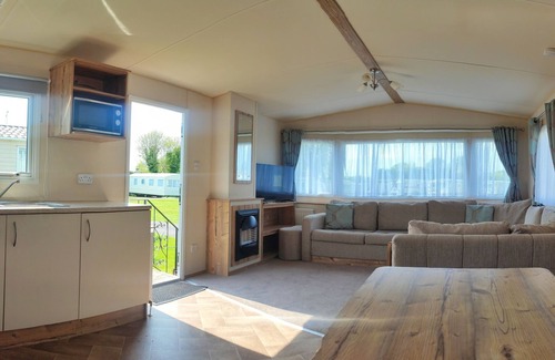 Aldwick House | Chaffinch - 6 berth caravan at Copthorne Caravans