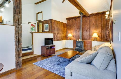 Wayland House | Chagrin Falls Home about 2 Mi to Town!