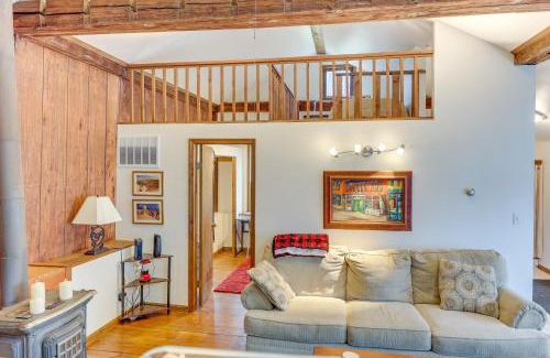 Wayland House | Chagrin Falls Home about 2 Mi to Town!