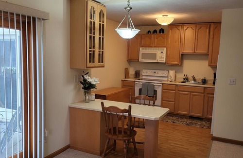 Bainbridge House | Chagrin Falls Private Suite