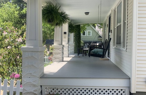 Chagrin Falls House | CHAGRIN FALLS rental - 5 min walk to town. 3 bedrooms & 1 bath.