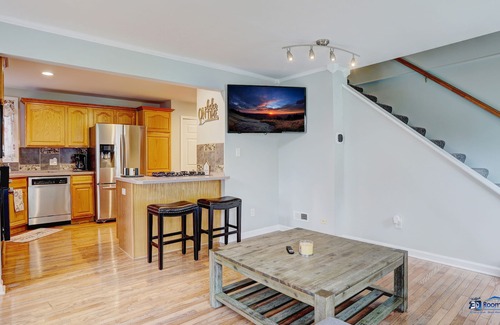 Ingleside House | Chain O' Lakes life.serene bay w/private beach access. Kayaks & Boats welcome