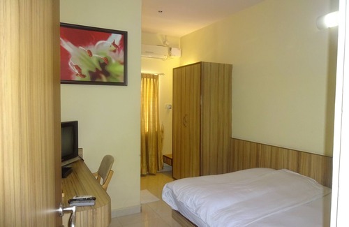 Sahakar Nagar Hotel | Chairman's Resort