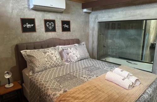 Penedo Cabin | Chalé 05 com hidro e cozinha no coração de Penedo