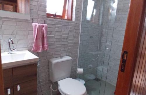 Brotas Ski Chalet | Chalé aconchegante com área rústica privativa em Brotas SP